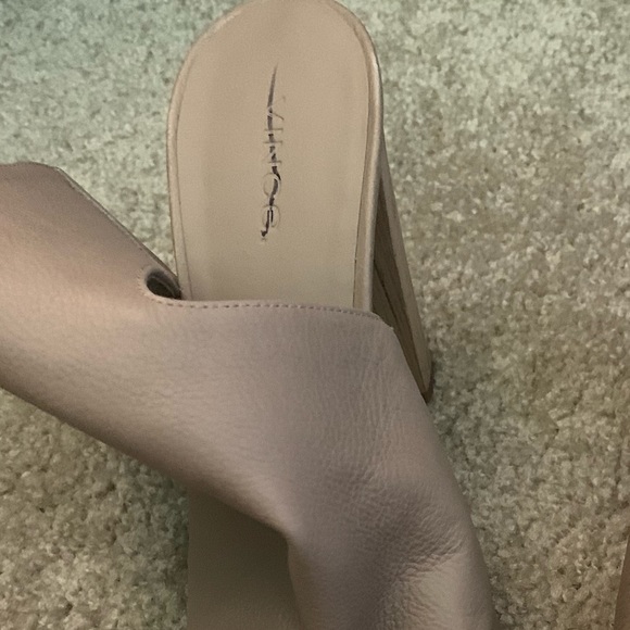 NWT VINCE WOODEN BLOCK HEEL SANDAL BOOTIE 9 - Picture 3 of 8